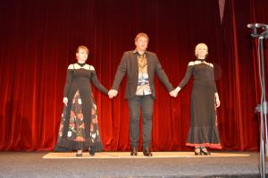 Glej lušno je pr' nas s plesalci in pevci z različnih koncev 5